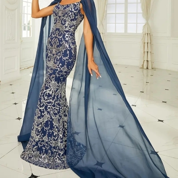 Retro, Draped Sleeves,  Contrast Sequined, Backless,  Gown - Picture 5 of 16